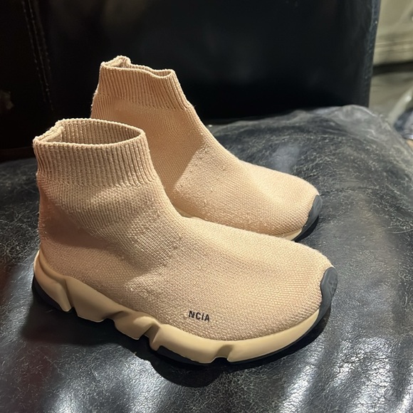 Balenciaga shoes for toddler - Picture 2 of 5